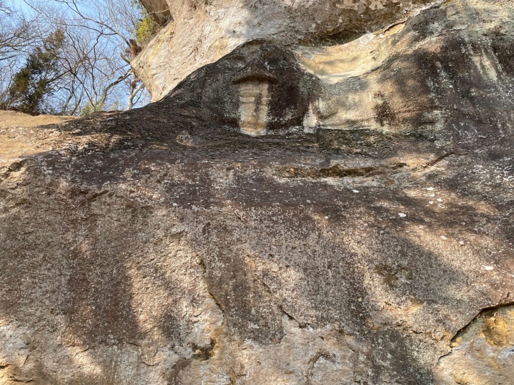 岩面大佛