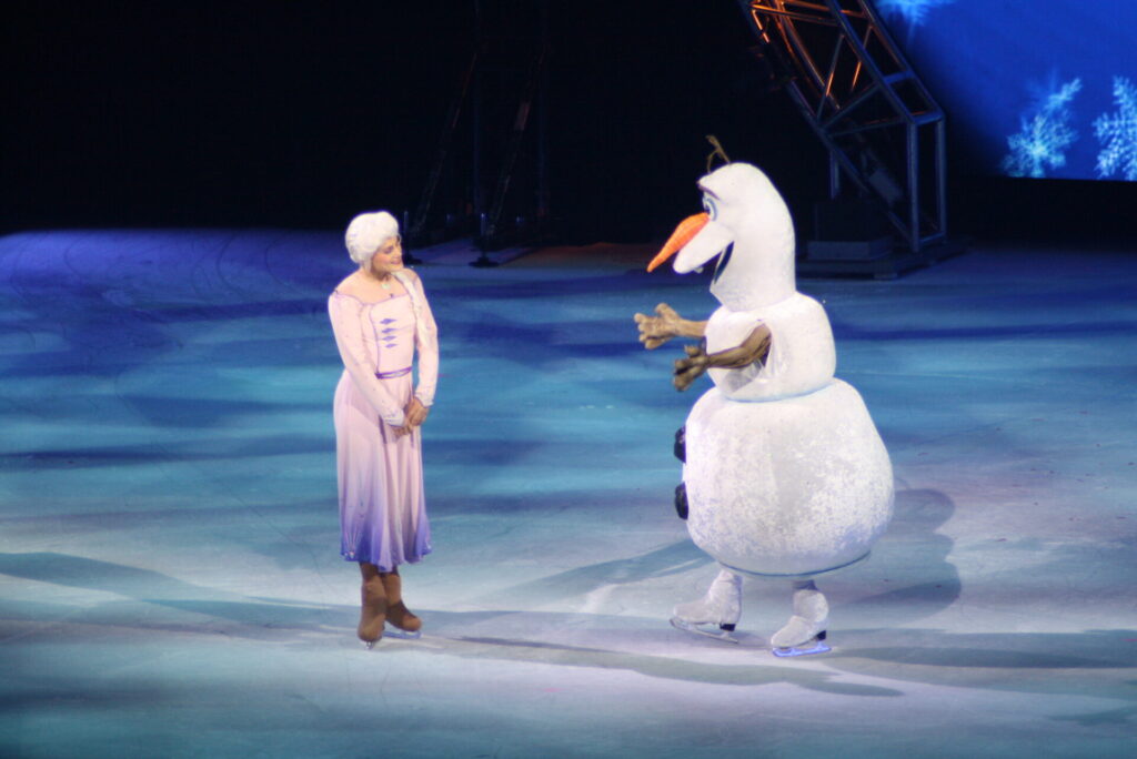 ディズニーオンアイス オラフ