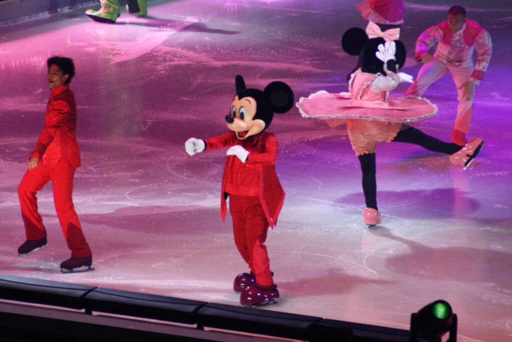 ディズニーオンアイス ミッキーアンドミニー